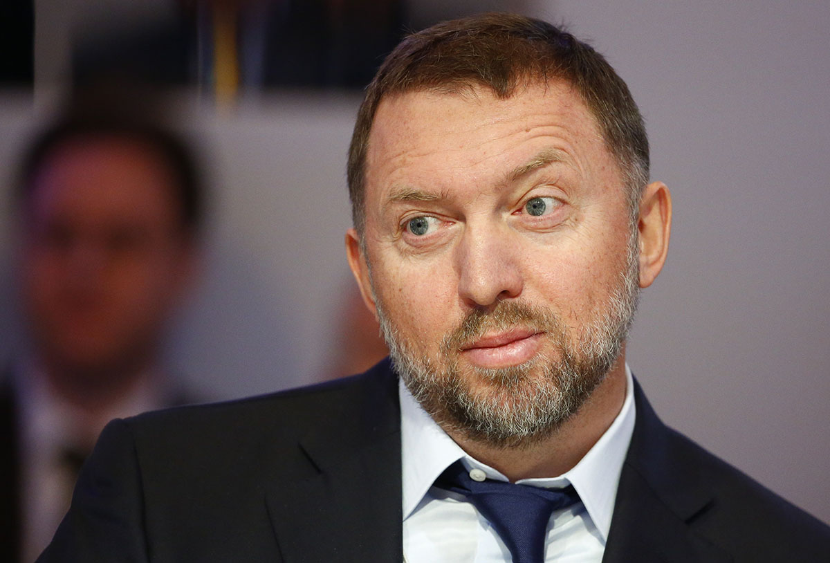 Russian tycoon and President of RUSAL Oleg Deripaska attends a lecture during the World Economic Forum (WEF) in the Swiss mountain resort of Davos January 22, 2015. Photo (c): Reuters / Ruben Sprich