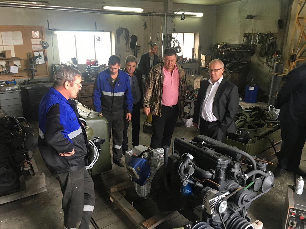 A September 1 2017 visit to Techimpex's production facility by Ukraine's Deputy Economy Minister, Yuriy Brovchenko (in center, wearing glasses) who is responsible for the defense sector. Yevgeniy Vashchilin, 50% owner of Techimpex, is on the right in the brown jacket. (Credit: League of Defense Companies of Ukraine)