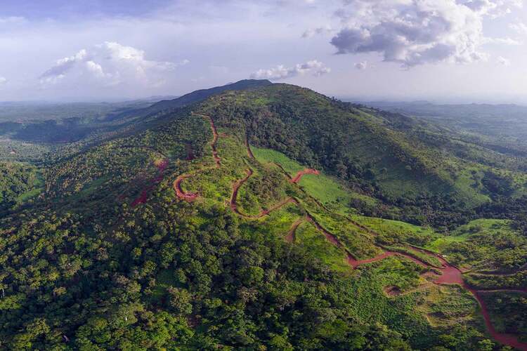 Simandou mountain in Guinea eiqrqiduirhinv