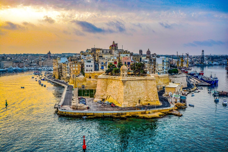 The Insider: Бенефициары российского режима покупают «золотые паспорта» Мальты