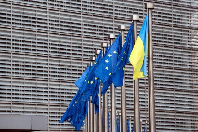 EU Ukraine Flags