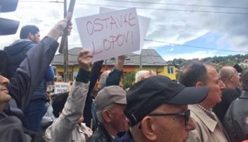 Bosnians Protest Against Corruption in Judiciary